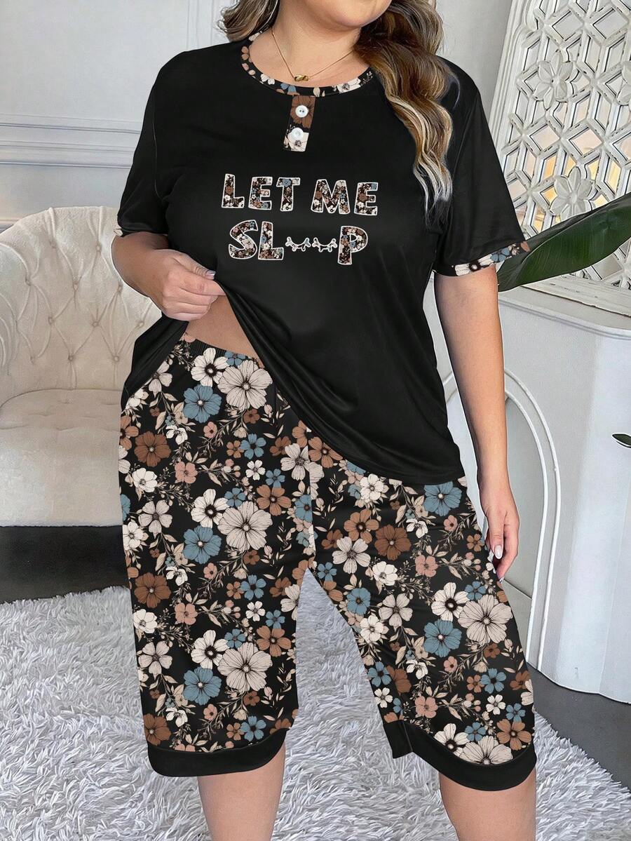 大码女式时尚睡衣家居服套装,拼接设计仿纽扣,优雅蝴蝶花卉印花圆领短袖上衣和七分裤,两件套睡衣套装 - 黑色 - 查看 1