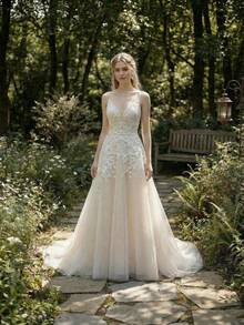 YOUKEFEIER 吊带V领蕾丝刺绣香槟色长款婚纱，适合户外、草坪、沙滩婚礼 - 米色 - 查看 1