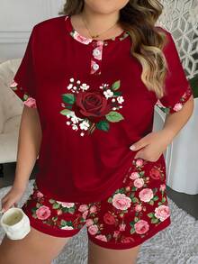Conjunto de pijama feminino plus size, com detalhes em patchwork e botões falsos. Blusa elegante de manga curta com gola redonda e estampa de rosas + shorts com estampa completa. Conjunto casual de duas peças. - Multicolorido - Ver 4