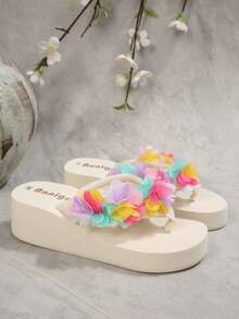 Dép đế xuồng EVA kiểu dáng nữ thần mùa xuân/hè, sandal đế xuồng dày dặn trang trí hoa dành cho nữ. - Màu be - Xem 3