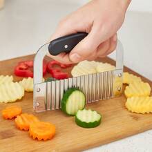 Cortador de verduras con corte arrugado y ondulado cuchilla de acero inoxidable picador de verduras ondulado cortador de patatas fritas fabricante de picaduras herramienta para-021 - Agarrador negro - Ver 6