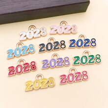 10个9x18毫米2028数字吊坠套装 – 现代简约锌合金数字吊坠，可用于DIY手链、项链和耳环 – 亮丽珐琅饰面，是完美的生日和毕业礼物 - 彩色 - 查看 6