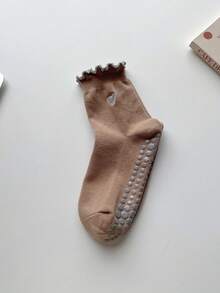 1/3雙女款防滑瑜伽襪 透氣可愛愛心刺繡與荷葉邊設計 黏性防滑襪 適用於皮拉提斯、芭蕾健身運動 - 彩色 - 查看 16