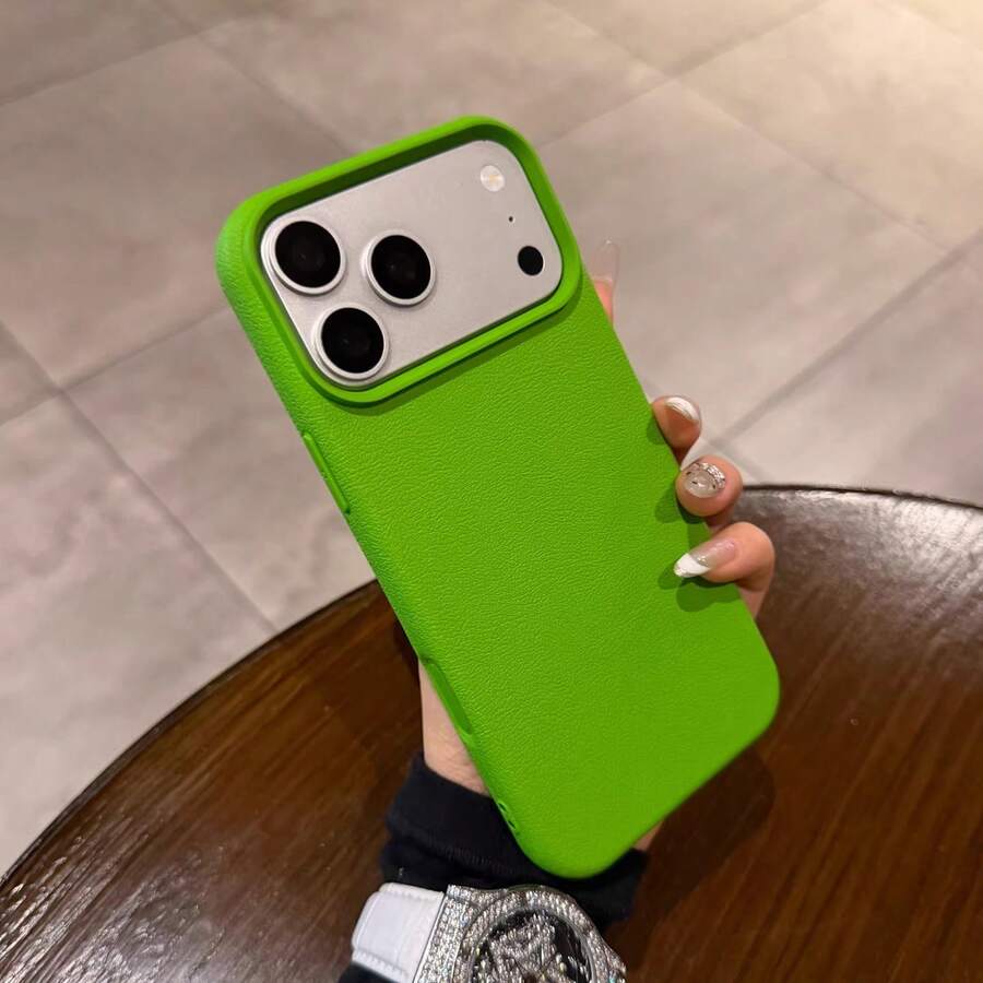 Green Minimalist High-Grade Leather Texture Phone Case Compatible With IPhone 17 Pro Max/17 Pro/17 Air/17/16 Pro Max/16 Pro/16/16 Plus/16e/15/15 Pro Max/15 Pro/15 Plus/11/12/13/14 Pro Max/XS/XR/11 Pro/11 Pro Max/12 Pro/12 Pro Max/13 Pro/13 Pro Max/7 Plus/14 Pro/14 Pro Max/14 Plus/7 Plus/8 Plus/8/SE2, Creative Design For Men And Women