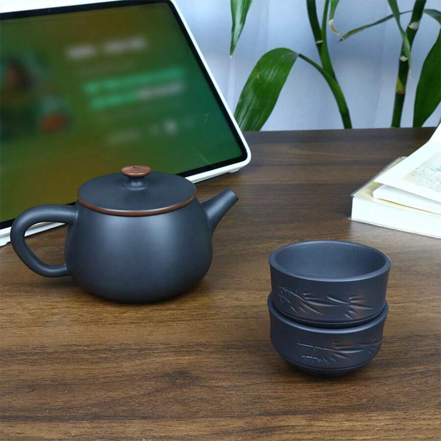 1 Set Lila Ton Hanwa Teekanne Set, handgefertigtes Lila Ton Teegeschirr, Heim- und Reise Tee Set, beinhaltet 1 Teekanne und 2 Gäste Teetassen, einzigartiges chinesisches Stil Teegeschirr, geeignet für Zuhause, Gäste und als Geschenk - Verschiedenfarbig - Übersicht 1