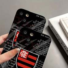 Emblema del Flamengo con ilustración de un pájaro sobre fondo. Esta elegante funda es compatible con Samsung, Apple, OPPO, , etc. Fabricada en TPU flexible, resistente a golpes y arañazos, ofrece una excelente protección contra caídas y un agarre cómodo. Es un regalo ideal para familiares, amigos y seres queridos, y una opción perfecta para festivales. - Negro - Ver 8