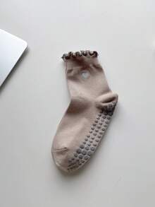 1/3雙女款防滑瑜伽襪 透氣可愛愛心刺繡與荷葉邊設計 黏性防滑襪 適用於皮拉提斯、芭蕾健身運動 - 彩色 - 查看 12