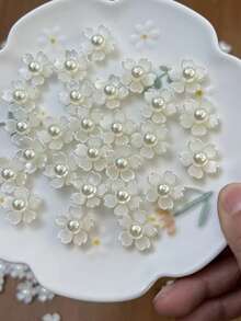50pcs/Bag, 18mm 5-Petal Resin Crape Myrtle Flowers With Gold Base Claw Rhinestone, Pearls, For Clothing Decoration - Pearl White - View 3
