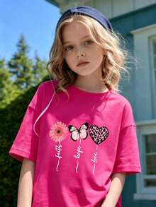 这款女童短袖T恤采用独特的爱心印花和柔软的圆领设计；是一款休闲的紫红色T恤。 - 玫紅色 - 查看 1