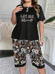 大码女式时尚睡衣家居服套装，拼接设计仿纽扣，优雅蝴蝶花卉印花圆领短袖上衣和七分裤，两件套睡衣套装 - 黑色 - 查看 4