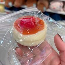 1个/2个草莓蓝莓软绵绵奶油蛋糕挤压玩具，减压玩具，节日、生日、圣诞节和派对的完美礼物 - 彩色 - 查看 3