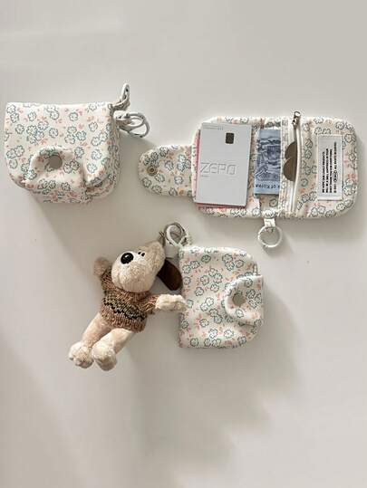 1个可爱花卉图案零钱包卡包钥匙扣钱包，多层设计，带快扣