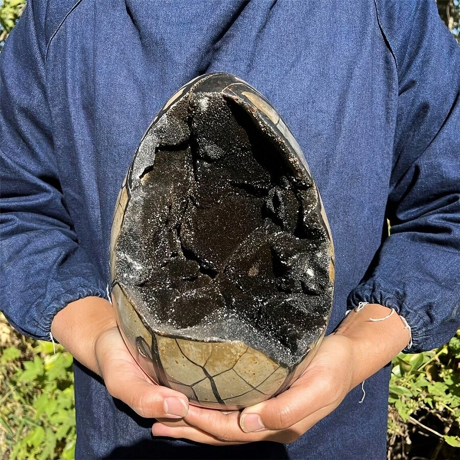 1件天然龟背石玛瑙龙蛋摆件 | 天然矿物展示品，适合家居装饰和收藏礼品，造型独特，呈龙蛋状