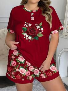 Conjunto de pijama feminino plus size, com detalhes em patchwork e botões falsos. Blusa elegante de manga curta com gola redonda e estampa de rosas + shorts com estampa completa. Conjunto casual de duas peças. - Multicolorido - Ver 1