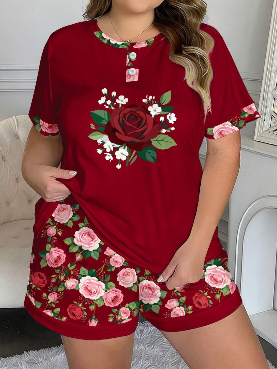 Conjunto de pijama feminino plus size, com detalhes em patchwork e botões falsos. Blusa elegante de manga curta com gola redonda e estampa de rosas + shorts com estampa completa. Conjunto casual de duas peças. - Multicolorido - Ver 1