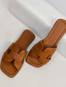 Two-Pair Set Of Stylish, Modern Women's Flat Sandals. - karamel/putih - View 2