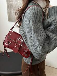 Gothic Burgundy Crossbody Bag With Silver Buckle & Stud Details | Punk Rock Faux Leather Shoulder Purse For Women | Vintage Grunge Edgy Adjustable Strap Bag | Y2K Gothic Clutch Bag For Concerts, Daily Wear & Alternative Style (Fast Delivery) Unleash Your Inner Rebel With This Striking Gothic Burgundy Crossbody Bag! Crafted From High-Quality Faux Leather, This Statement Piece Features A Structured Rectangular Silhouette Adorned With Edgy Silver Buckle Clasps, Metal Studs, And Grommet Details For A Bold Punk-Inspired Look. The Adjustable Shoulder Strap Allows Versatile Wear As A Crossbody Or Shoulder Bag, While The Rich Oxblood Hue Adds A Touch Of Vintage Grunge Charm. Perfect For Concerts, Festivals, Streetwear Outfits, Or Adding An Alternative Edge To Your Everyday Style. Spacious Enough To Carry Your Phone, Wallet, And Essentials-This Y2K-Inspired Bag Is A Must-Have For Anyone Who Loves Dark Academia, Rocker Chic, Or Gothic Fashion. Shop Now And Stand Out With Confidence! - 彩色 - 查看 6