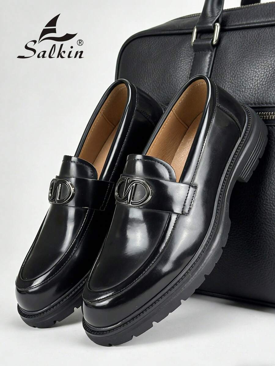 Salkin 新款时尚男士一脚蹬乐福鞋,优雅绅士社交鞋,配有搭扣,纯色透气鞋面,防滑耐磨鞋底,适合日常休闲、商务正装、毕业典礼、校园风、办公室派对、婚礼新郎鞋、节日礼物等场合,春夏秋季均有销售。尺码偏大,建议选购小一码。 - 黑色 - 查看 1