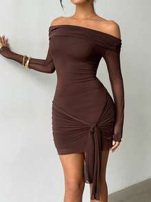 棕色别致露肩透视长袖修身迷你连衣裙，侧边不对称打结设计——优雅性感派对风格，是派对之夜、毕业典礼、婚礼宾客活动、夏季度假、外出穿着、音乐节等场合的理想之选。 - 咖啡棕 - 查看 4