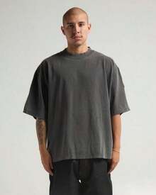 Shaka Wear 7.5 Oz Garment Dye Drop Shoulder T-Shirt - 黑色 - 查看 3