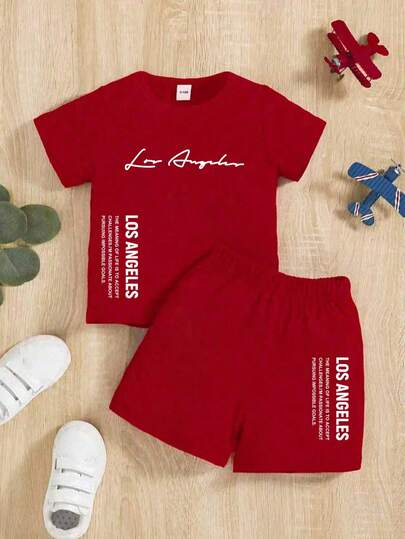 男婴字母印花短袖T恤和短裤两件套