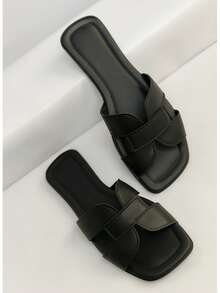 Two-Pair Set Of Stylish, Modern Women's Flat Sandals. - 黑/金 - 查看 2