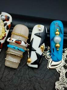 10片闪亮假指甲，DIY可爱巴洛克Y2K美式风格闪粉美甲，长方形亮片手工指甲，法式尖头全覆盖手工圆形手绘3D钻石星点蓝色豹纹金色珠子，适合派对和新年，适合女性节日使用，附赠凝胶贴纸和指甲锉。 - 彩色 - 查看 6