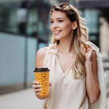 100 PACK 12OZ Disposable Coffee Cups With Lids, To Go Coffee Cups With Lids Leak Proof, Coffee Bean Design Brown Paper Cups For Cold/Hot Beverage Chocolate Cocoass For Home Office - 黃色 - 查看 9