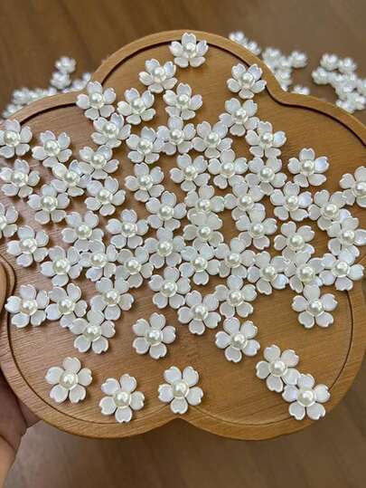 50pcs/Bag, 18mm 5-Petal Resin Crape Myrtle Flowers With Gold Base Claw Rhinestone, Pearls, For Clothing Decoration