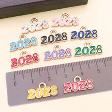 10个9x18毫米2028数字吊坠套装 – 现代简约锌合金数字吊坠，可用于DIY手链、项链和耳环 – 亮丽珐琅饰面，是完美的生日和毕业礼物 - 彩色 - 查看 7