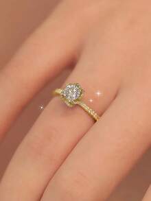 精美礼盒装立方氧化锆皇冠戒指，女士婚礼派对时尚首饰，铜质材质，不褪色且低致敏性，理想的情人节礼物 - 金色 - 查看 5