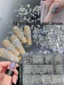 1200颗扁平白色水晶美甲水钻套装 - 12种款式，DIY美甲及配件或日常用品，包含1支点钻笔，超闪亮美甲宝石套装，1-5毫米多种尺寸水钻，适用于美甲沙龙、居家DIY、美甲用品、圣诞节、新年、情人节美甲、节日礼物 - 無色 - 查看 5