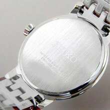 Seiko 女士经典双色不锈钢石英表，蓝色指针，罗马数字时标，优雅模拟腕表。SFQ816J1 - 白色 - 查看 5