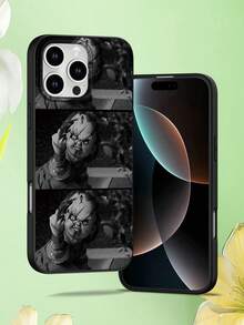 1PC Horror Doll Case Pattern Fashionable Men's And Women's Large Hole Anti Fall Phone Case Phone Case For IPhone 17/17PRO/17AIR/17PROMAX/16E/16/16PRO/16PLUS/16PROMAX/15/15PLUS/15PRO/15PROMAX/14/14PLUS/14PRO/14PROMAX/13/13PRO/13PROMAX/12/11( Internet Celebrity's Birthday Gift, Easter Gift, Valentine's Day Gift For Friends, Girlfriends, Boyfriends, Family) - 黑色 - 查看 6