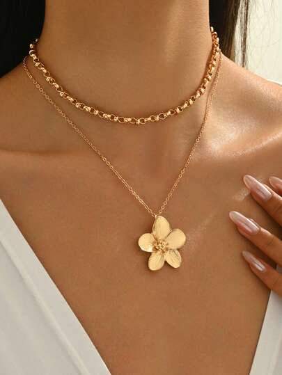 两件套夏季优雅金色金属花朵吊坠项链，简约手工链条项链，适合女性日常佩戴、海滩、旅行、约会、音乐节等场合。手工链条可根据需要裁剪长度。