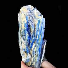 一块独特的天然水晶石，一块蓝色原石，以及一块矿物标本。 - 藍色 - 查看 7