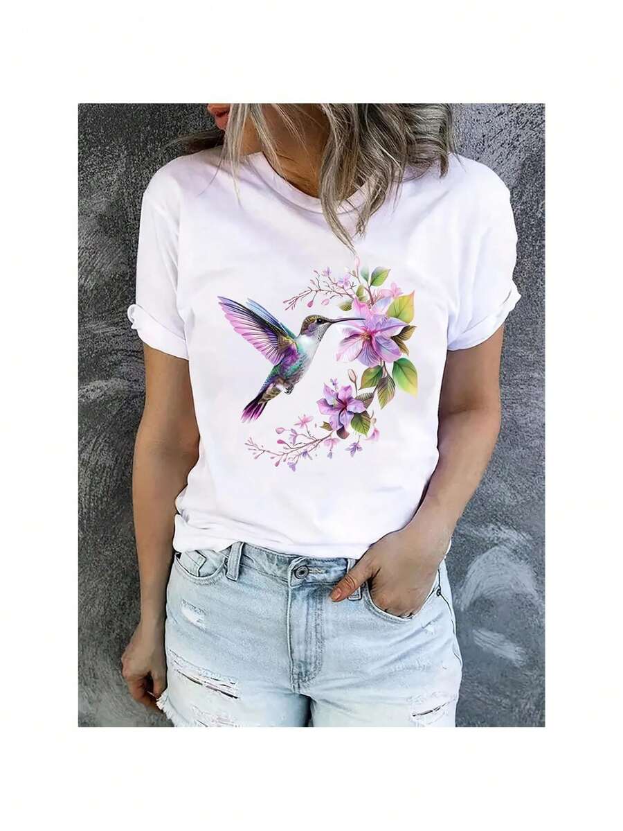 Women's Casual Short Sleeve T-Shirt with Vibrant Hummingbird &amp; Floral Print - Soft Fabric, Relaxed Fit Round Neck Top, 180gsm Breathable for Spring Summer &amp; all-Season Wear, Texture - Blanc - Voir 1