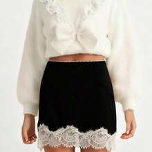 Women Y2K Satin Lace Short Skirt Low Waist Floral Edge A-Line Layering Skirt - 黑色 - 查看 3