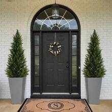 2Packs Artificial Cedar Trees With Black Pot 36"/48"/60" Fake Plants Outdoor Indoor Faux Pine Shrubs Plants Sunlight Resistant Leafy Potted Plant For Xmas Home Front Door Offices Outdoor Realistic Fake Plants Front Porch Decor 2/3/4/5/6FT Xmas New Year 2026 - 綠色 - 查看 1