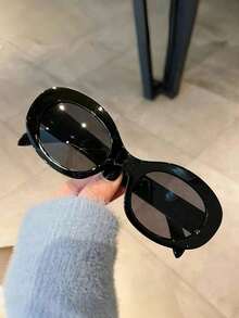 1pc Retro Oval Women's Fashion Glasses, Fashionable Cat Eye Design, High-End Street Style - Black Frame Black Gray Film - View 4