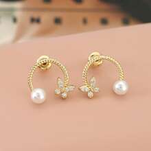 1 Pair Gold Tone Twisted C-Hoop Stud Earrings With CZ Butterfly & Faux Pearl - Butterfly Imitation Pearl Earrings - View 2