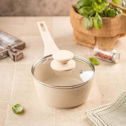 Rondel z pokrywką bezowy Ø16cm Praktyczny rozmiar i pojemność średnica 16 cm wysokość ok. 7 cm pojemność bien. 1,2 litros - idealna do niewielkich porcji, sosów, mleka, owsianki lub szybkich zup kremów