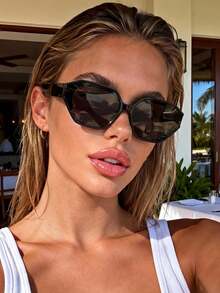 1 Cặp kính mắt vuông bằng nhựa kiểu mắt mèo, kiểu dáng tối giản, phù hợp cho hoạt động ngoài trời hàng ngày và du lịch. - màu đen - Xem 5