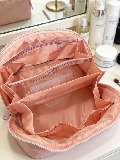 大容量旅行洗漱包，绗缝羽绒化妆包，女士化妆包，大容量旅行必备洗漱用品，多口袋多隔层，多功能，适合旅行、商务出行，粉色、绿色等多种颜色可选，优雅简约，淑女风格，带提手