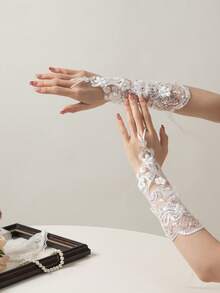 1 Pair Lace Rhinestone Flower Crochet Wedding Gloves - Solid Color - View 7