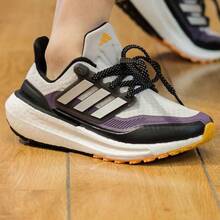 Adidas 女鞋ULTRABOOST LIGHT C.RDY低筒緩震透氣跑鞋 - 黑白色/紫色 - 查看 2