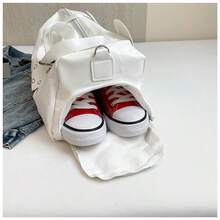 SANRIO 双色时尚旅行包，黑白两色可选，健身包，PU材质游泳包，配有可调节肩带，宽敞的主隔层内设独立鞋仓，拉链封口，可手提或肩背，可爱图案女士通勤背包，卡通风格收纳袋，适合健身、旅行、日常购物、短途出行。 - 彩色 - 查看 8