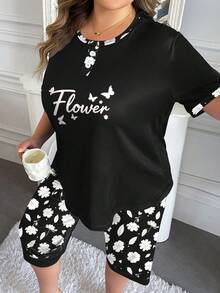 Conjunto de ropa de dormir de moda para mujer de talla grande, diseño de parches con falsos botones, elegante estampado de mariposas y flores, blusa de cuello redondo de manga corta y pantalón capri, conjunto de 2 piezas de ropa de estar en casa - Negro - Ver 5