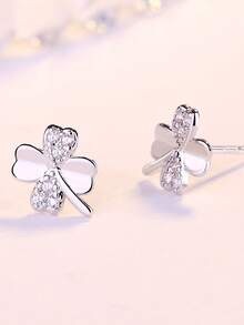 1 Par de Brincos de Botão de Trevo Fresco e Doce de Prata 925, Projetado para Meninas, Hipoalergênico, Brincos de Trevo e Cubic Zircônia, Adequado como Presente de Aniversário para Meninas - Trevo de quatro folhas - Visão 7