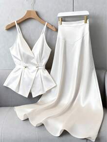 白色优雅浪漫缎面腰部系带蝴蝶结下摆喇叭形吊带背心，搭配金色时尚纽扣，以及松紧腰缎面A字裙，适合约会、聚会和派对等场合。 - 白色 - 查看 9